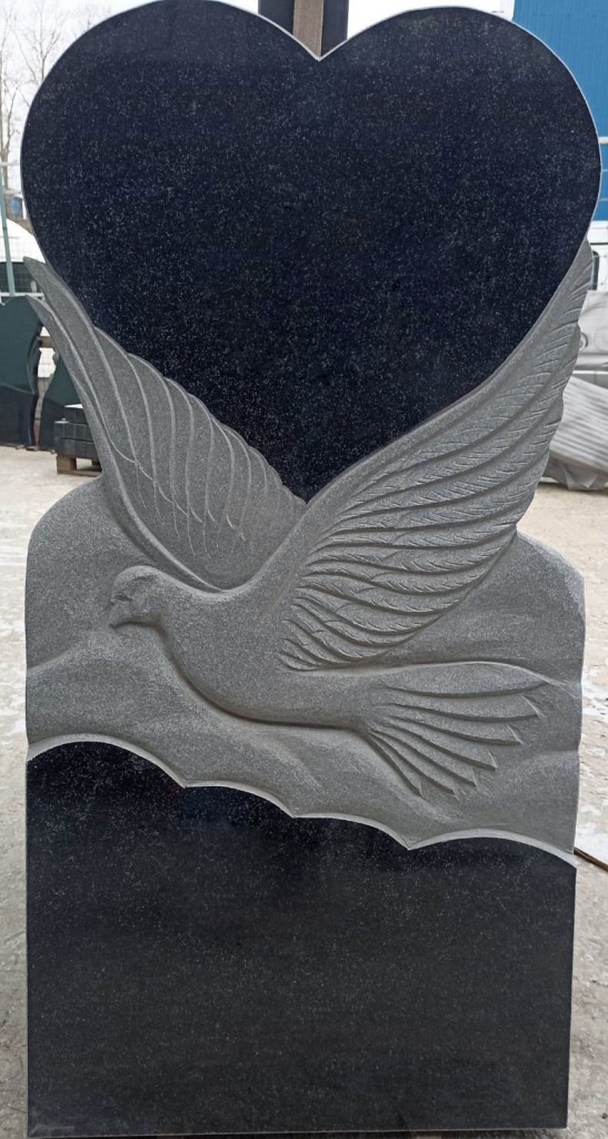 Памятник из гранита фигурный «Сердце и голубь» АртВ00085-45