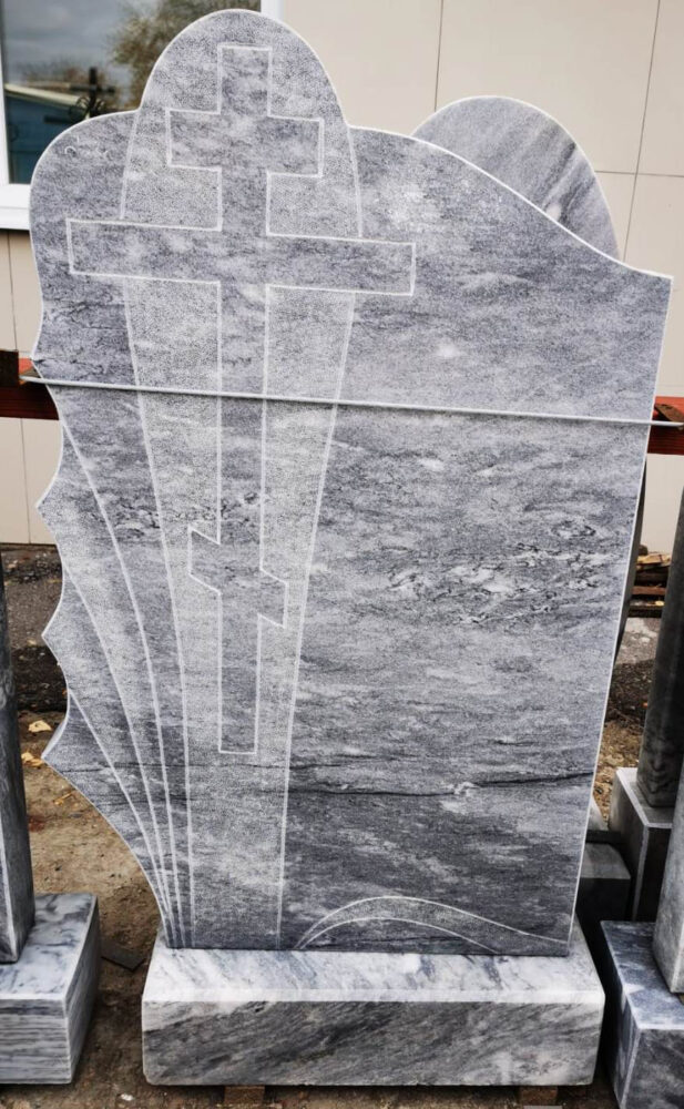 Памятник из мрамора фигурный АртМ0022